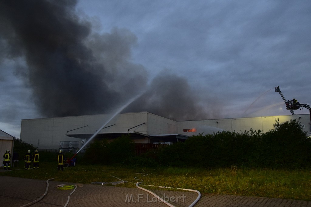 Grossbrand Halle Troisdorf Kriegsdorf Junkersring P333.JPG - Miklos Laubert